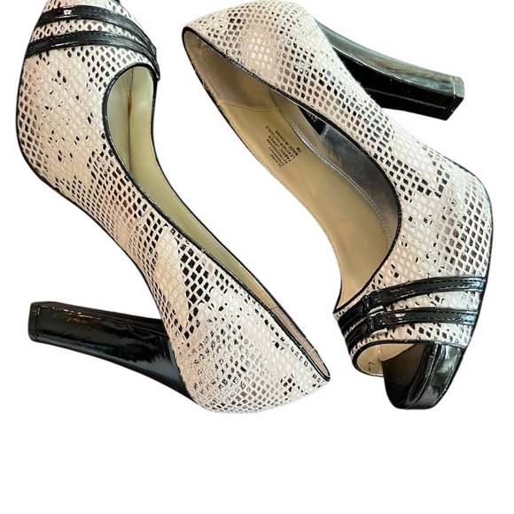 EUC!! White House Black Market ‘Blair’s’ Faux Snakeskin Peep Toe Heels, Size 7M - Picture 4 of 7